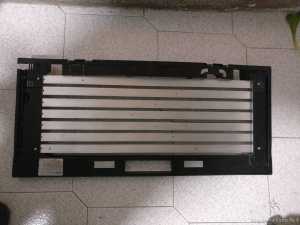 Base vista da sotto a cui attaccare i LED del Ferplast Cayman 80