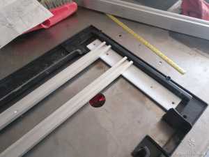 Supporti sui lati del Ferplast Cayman 80